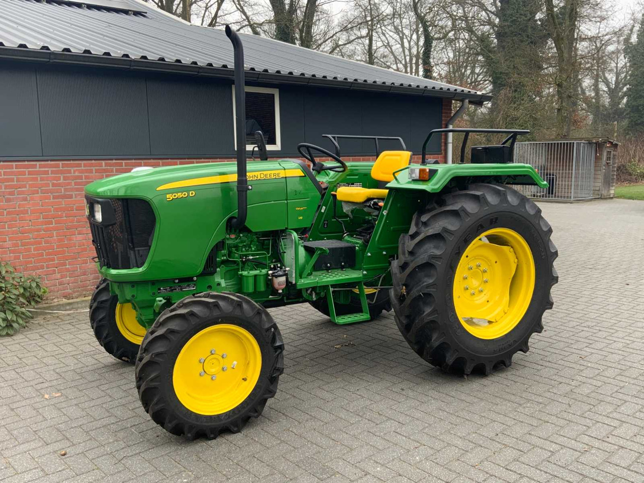 2022 JOHN DEERE 5050D ALL-WHEEL DRIVE FARM TRACTOR "UNUSED" - Traktor: slika 4 2022 JOHN DEERE 5050D ALL-WHEEL DRIVE FARM TRACTOR "UNUSED" - Traktor: slika 4