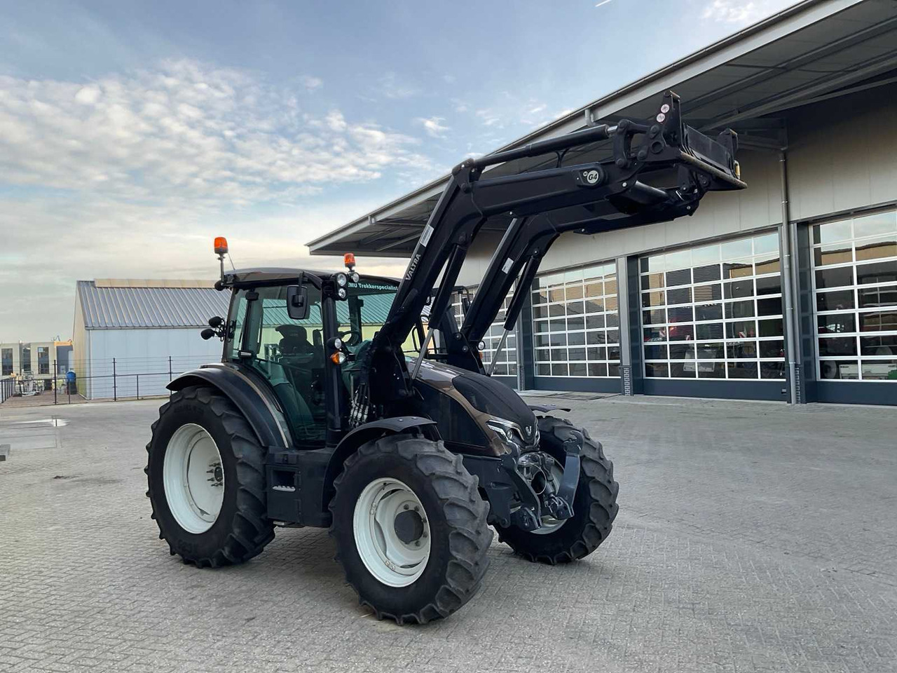 2022 VALTRA G115 HITECH ALL-WHEEL DRIVE FARM TRACTOR - Traktor: slika 5 2022 VALTRA G115 HITECH ALL-WHEEL DRIVE FARM TRACTOR - Traktor: slika 5