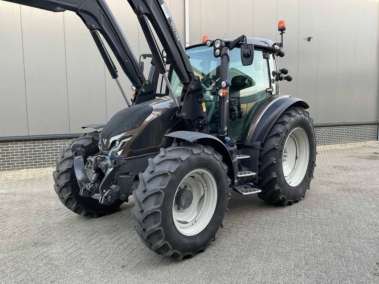 2022 VALTRA G115 HITECH ALL-WHEEL DRIVE FARM TRACTOR - Traktor: slika 2 2022 VALTRA G115 HITECH ALL-WHEEL DRIVE FARM TRACTOR - Traktor: slika 2