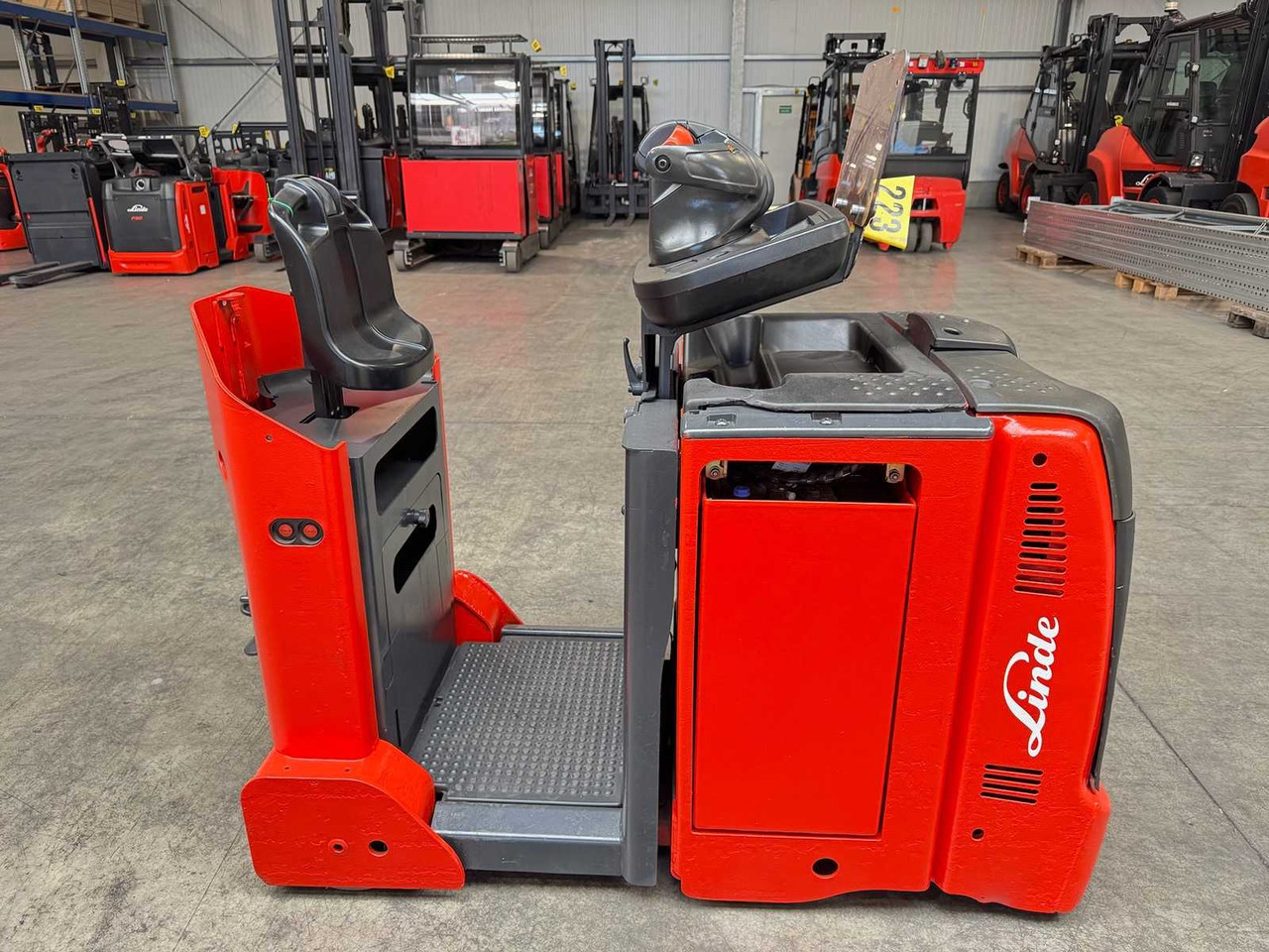 2023 SERVICE + UVV 06/2026 LINDE P50C 5.000KG TRACTOR TOWING VEHICLE TRACTOR 2.633 HOURS 500AH BATTERY - Viljuškar: slika 2 2023 SERVICE + UVV 06/2026 LINDE P50C 5.000KG TRACTOR TOWING VEHICLE TRACTOR 2.633 HOURS 500AH BATTERY - Viljuškar: slika 2