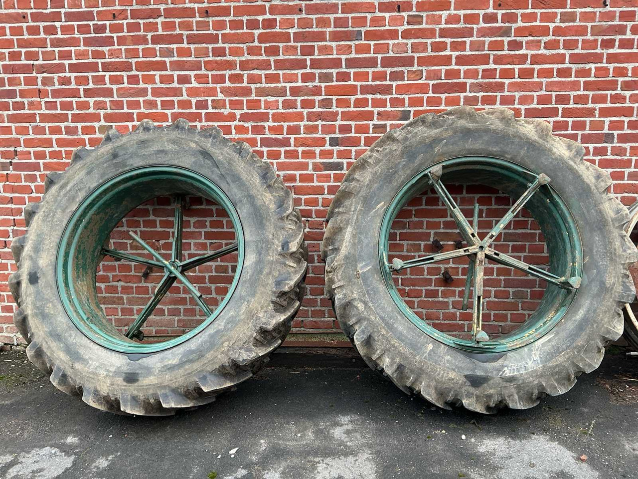2x tractor rim - Gume i felne za Traktor: slika 2 2x tractor rim - Gume i felne za Traktor: slika 2