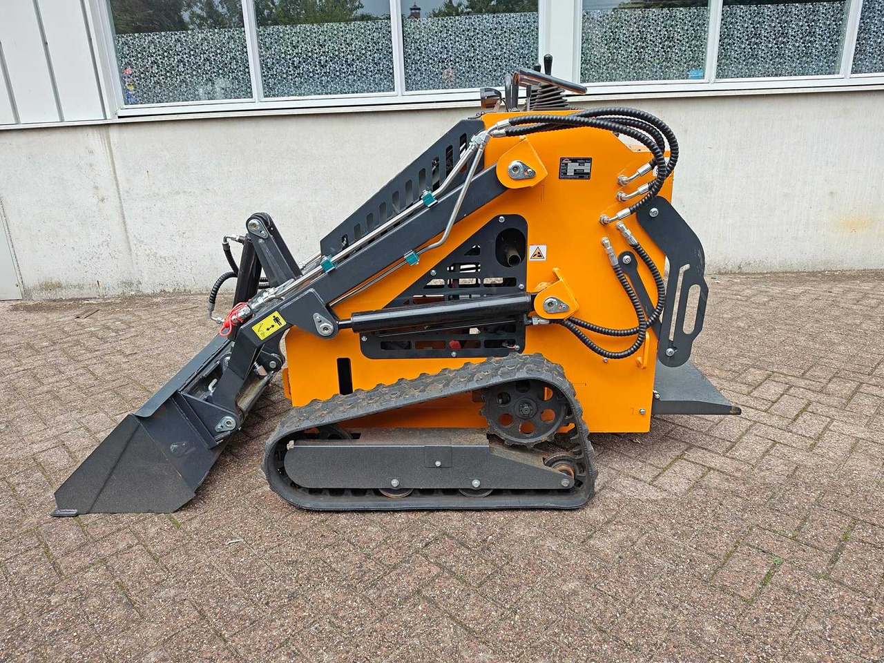 Arteer QB-480 - Mini utovarivač: slika 2 Arteer QB-480 - Mini utovarivač: slika 2