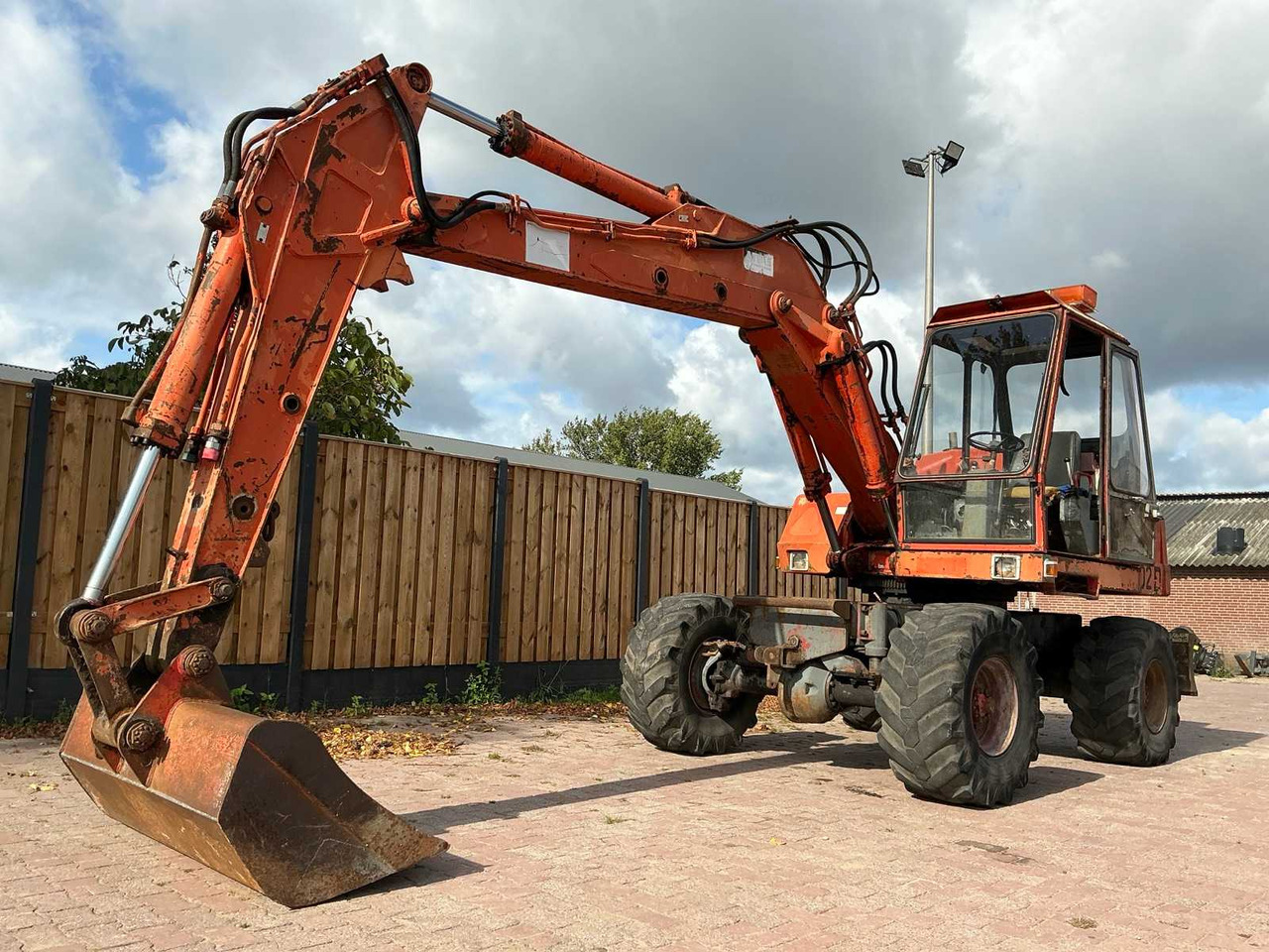 Atlas 1302 - Autodizalica: slika 1 Atlas 1302 - Autodizalica: slika 1