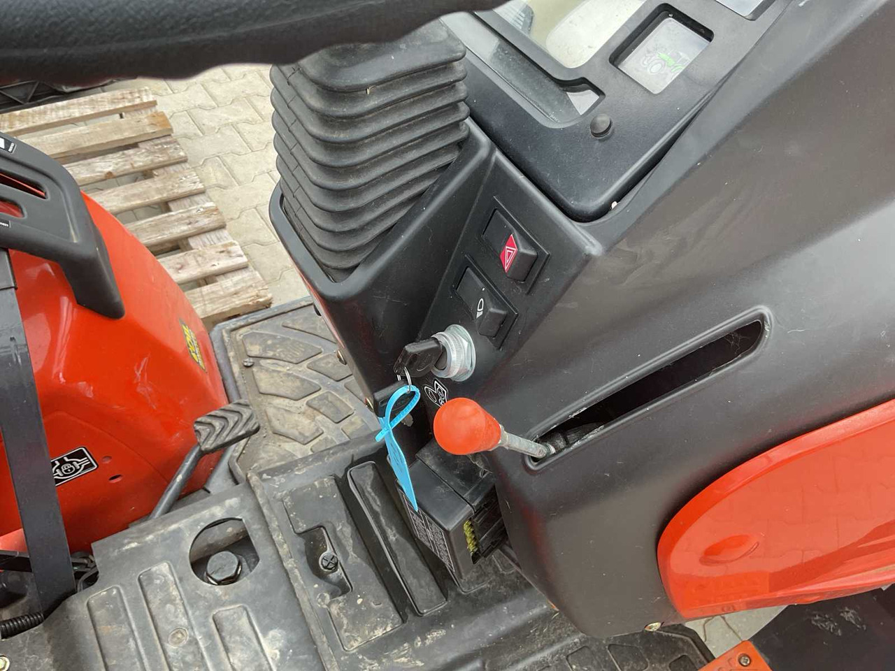 Avenger - Mali traktor: slika 2 Avenger - Mali traktor: slika 2