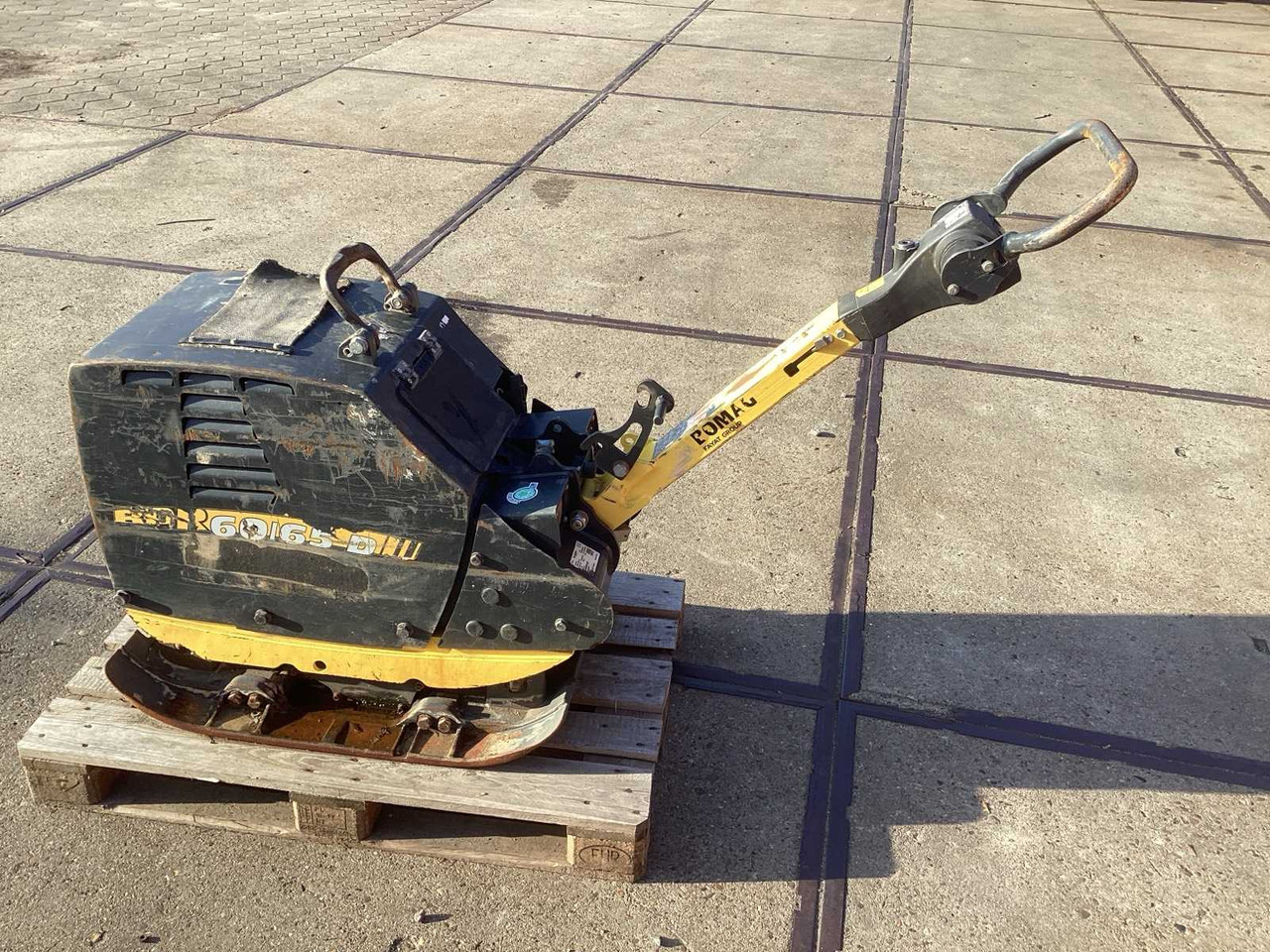 BOMAG BPR 60/65 D/E - Vibraciona ploča: slika 4 BOMAG BPR 60/65 D/E - Vibraciona ploča: slika 4