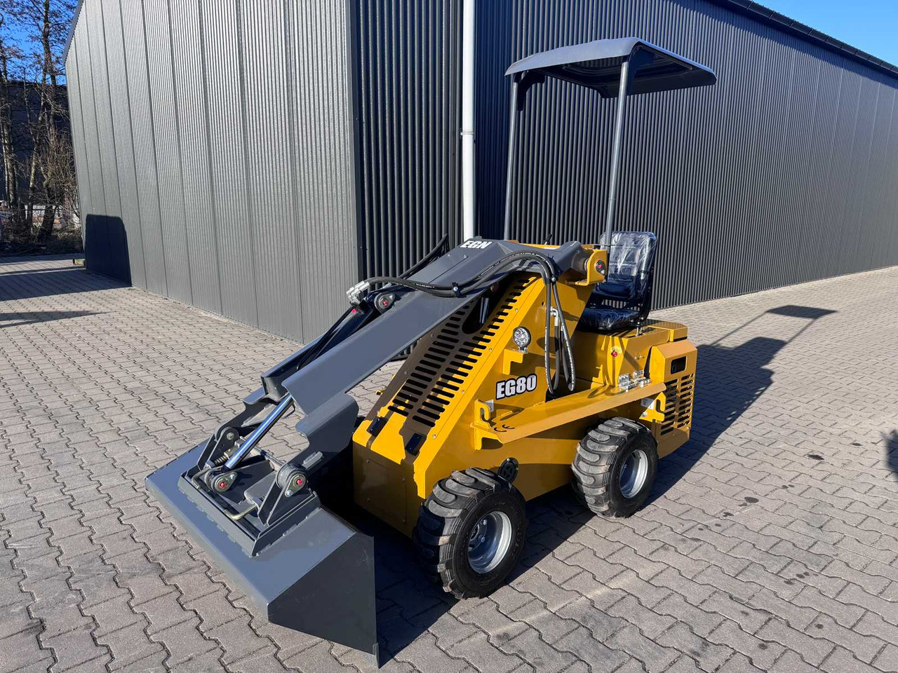 Bison Tek EG80 - Mini utovarivač: slika 3 Bison Tek EG80 - Mini utovarivač: slika 3