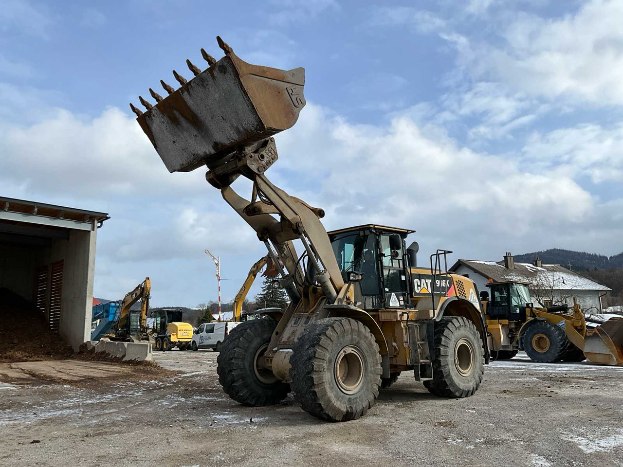 CAT 966K - Utovarivač točkaš: slika 2 CAT 966K - Utovarivač točkaš: slika 2