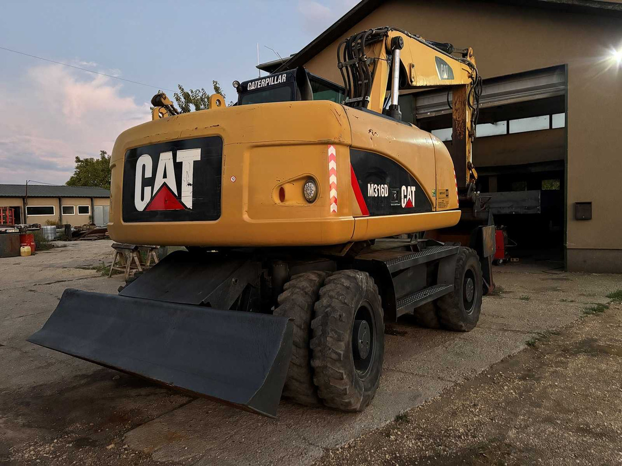 Caterpillar M316D - Bager točkaš: slika 2 Caterpillar M316D - Bager točkaš: slika 2