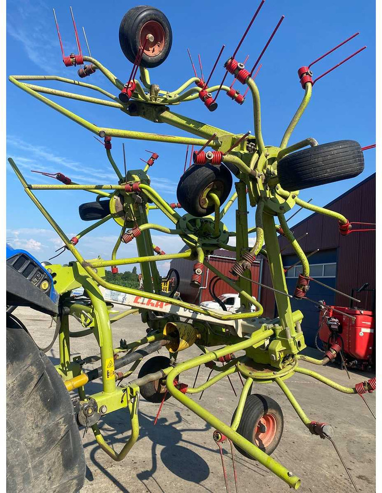 Claas VOLTO 770 - Oprema za prevrtanje i razlaganje: slika 2 Claas VOLTO 770 - Oprema za prevrtanje i razlaganje: slika 2