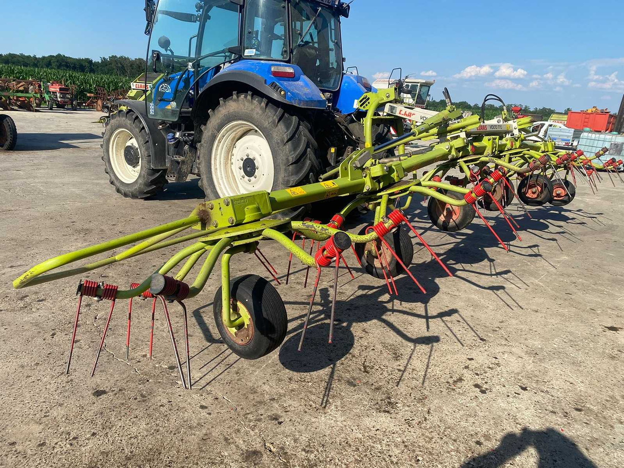 Claas VOLTO 770 - Oprema za prevrtanje i razlaganje: slika 1 Claas VOLTO 770 - Oprema za prevrtanje i razlaganje: slika 1