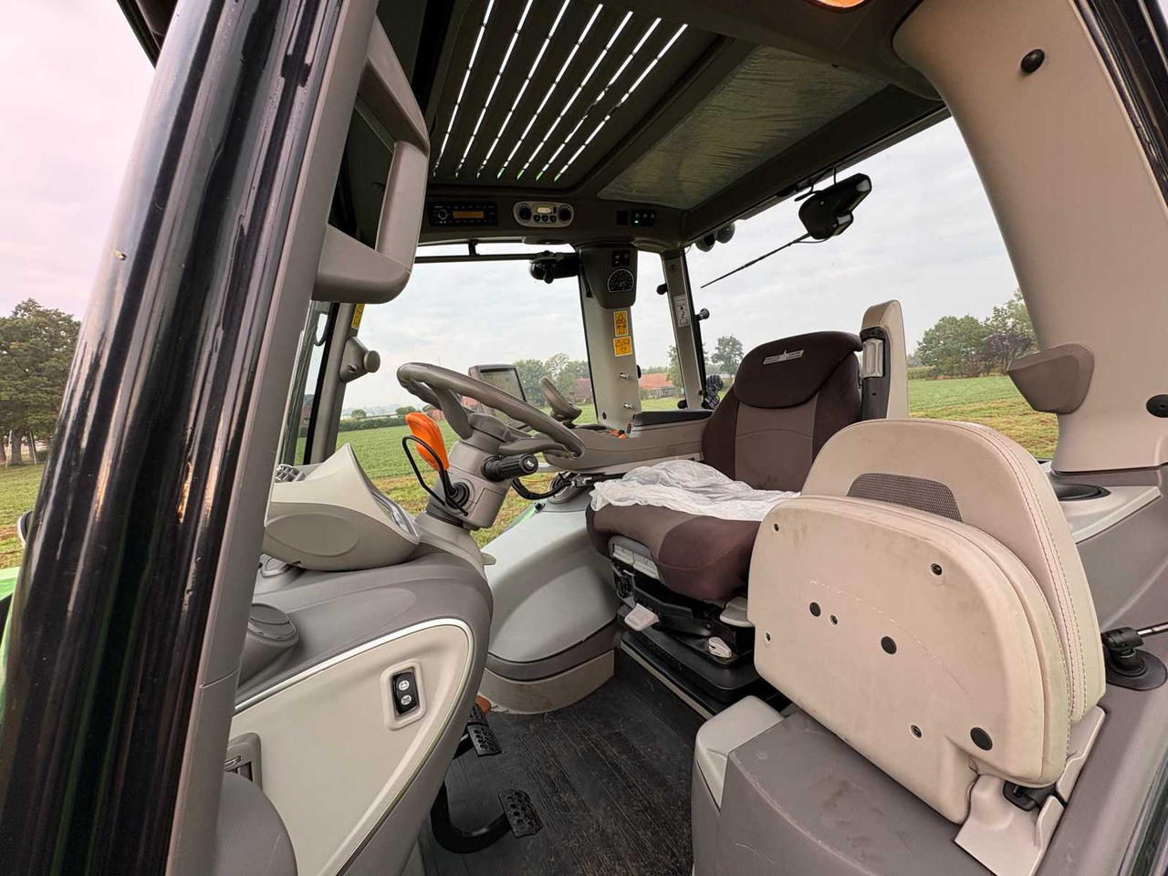 Traktor DEUTZ-FAHR 8280 TTV FARM TRACTOR: slika 18 Traktor DEUTZ-FAHR 8280 TTV FARM TRACTOR: slika 18