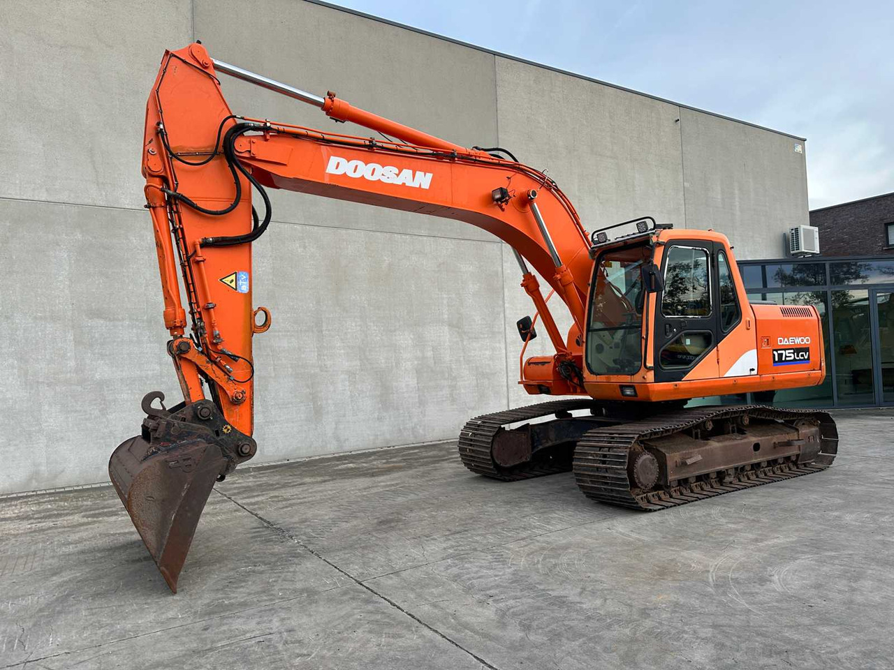 DOOSAN - 2005 - 175 LC-V - CRAWLER EXCAVATOR - Bager: slika 1 DOOSAN - 2005 - 175 LC-V - CRAWLER EXCAVATOR - Bager: slika 1