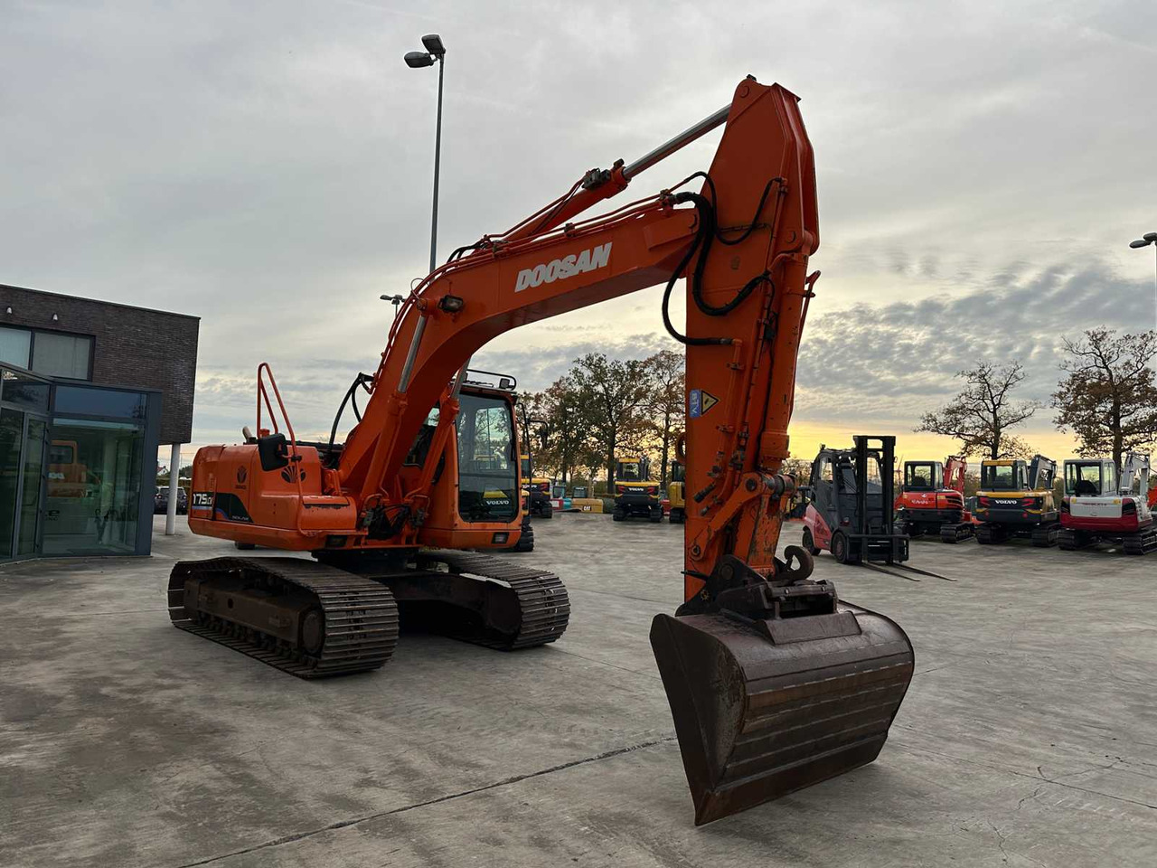 DOOSAN - 2005 - 175 LC-V - CRAWLER EXCAVATOR - Bager: slika 3 DOOSAN - 2005 - 175 LC-V - CRAWLER EXCAVATOR - Bager: slika 3