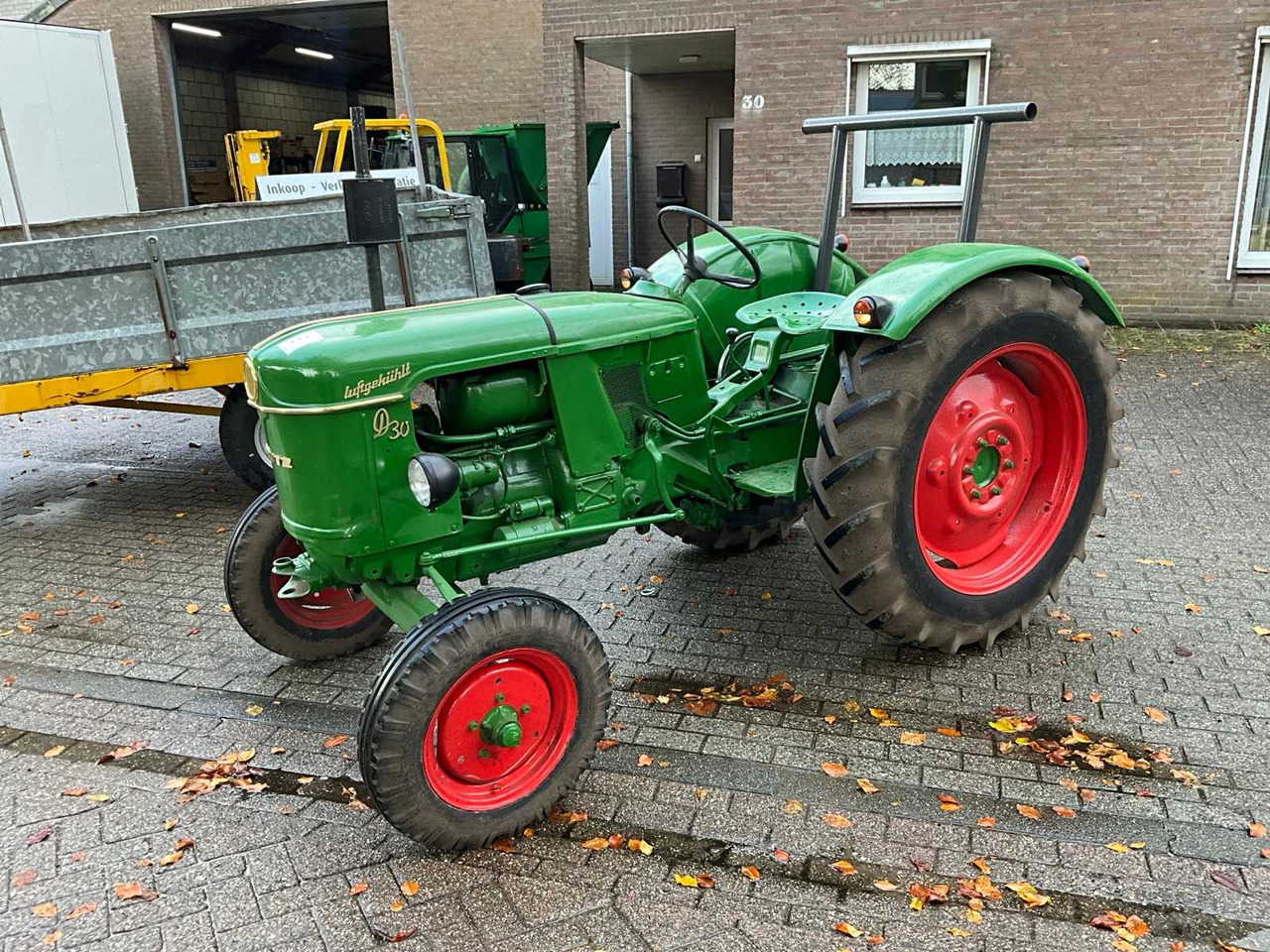 Deutz D30-NG/NFG - Traktor: slika 1 Deutz D30-NG/NFG - Traktor: slika 1