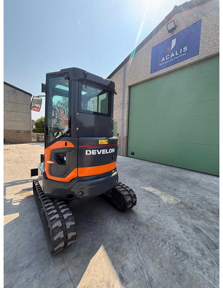 Develon DX27Z-7 - Mini bager: slika 2 Develon DX27Z-7 - Mini bager: slika 2