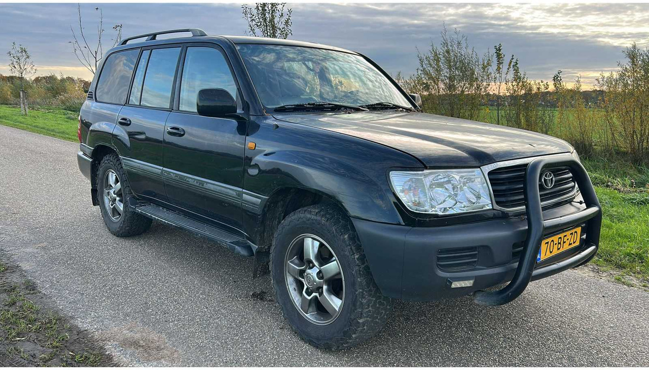 2002 4X4 TOYOTA LANDCRUISER 100 4.2 VX STANDARD ROOF WINDOW VAN - Dostavno vozilo: slika 4 2002 4X4 TOYOTA LANDCRUISER 100 4.2 VX STANDARD ROOF WINDOW VAN - Dostavno vozilo: slika 4