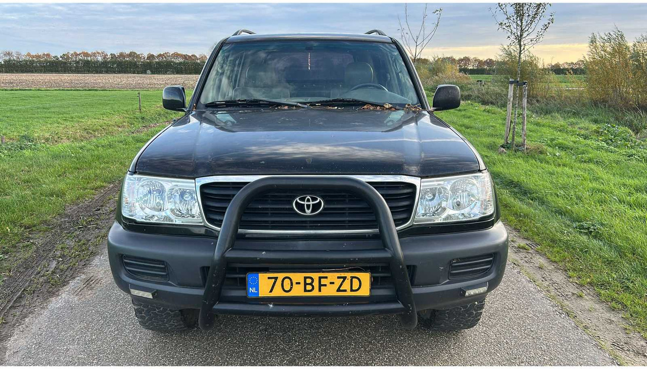 2002 4X4 TOYOTA LANDCRUISER 100 4.2 VX STANDARD ROOF WINDOW VAN - Dostavno vozilo: slika 3 2002 4X4 TOYOTA LANDCRUISER 100 4.2 VX STANDARD ROOF WINDOW VAN - Dostavno vozilo: slika 3