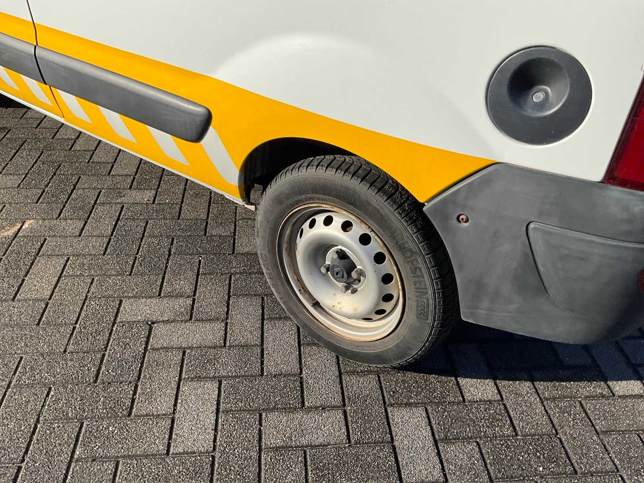 2005 RENAULT KANGOO EXPRESS DCI70 COMMERCIAL VEHICLE - Dostavno vozilo: slika 5 2005 RENAULT KANGOO EXPRESS DCI70 COMMERCIAL VEHICLE - Dostavno vozilo: slika 5