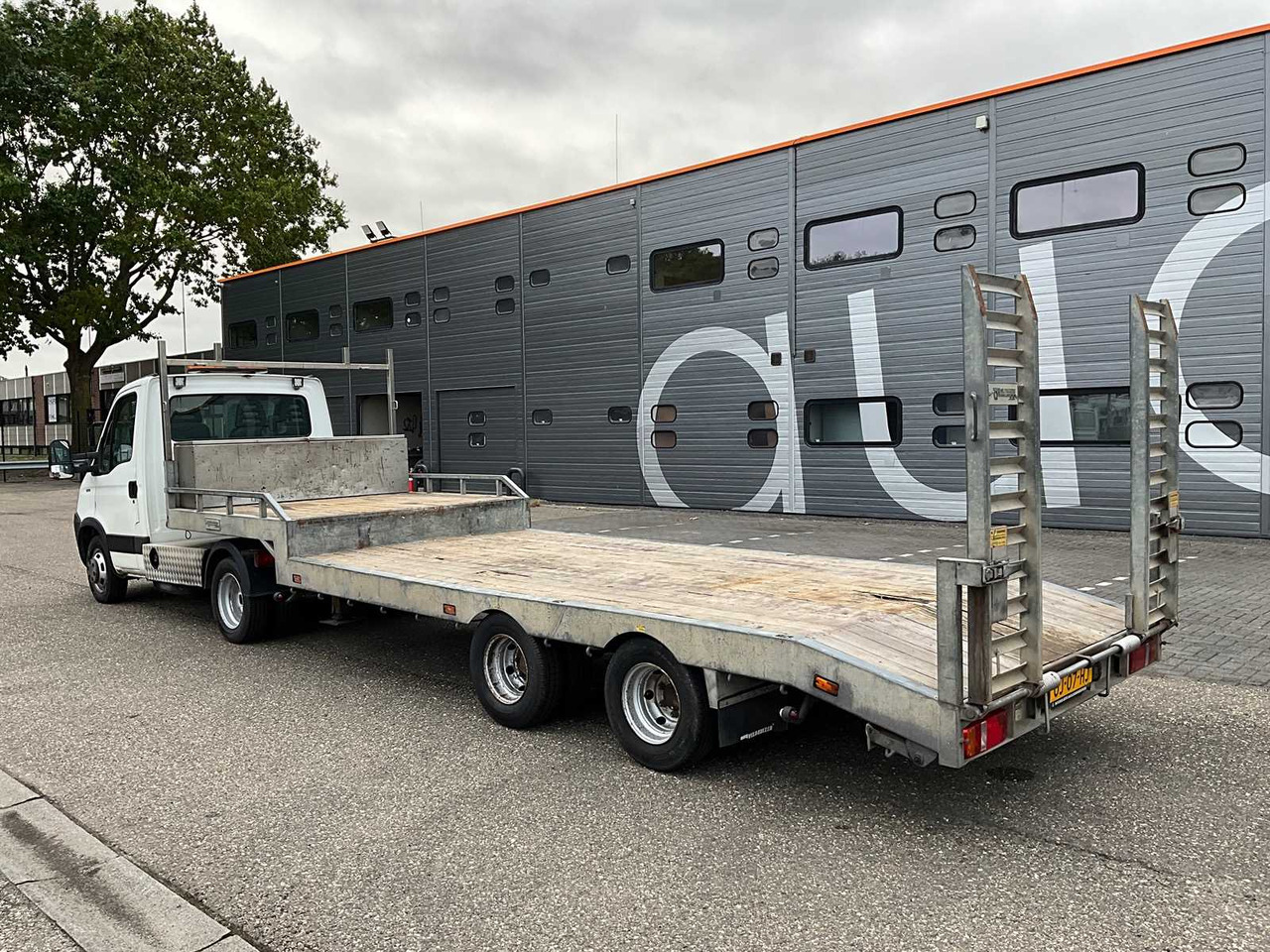 2006 IVECO DAILY 35C18 WITH VELDHUIZEN SEMI-TRAILER BE COMBINATION - Dostavno vozilo: slika 3 2006 IVECO DAILY 35C18 WITH VELDHUIZEN SEMI-TRAILER BE COMBINATION - Dostavno vozilo: slika 3