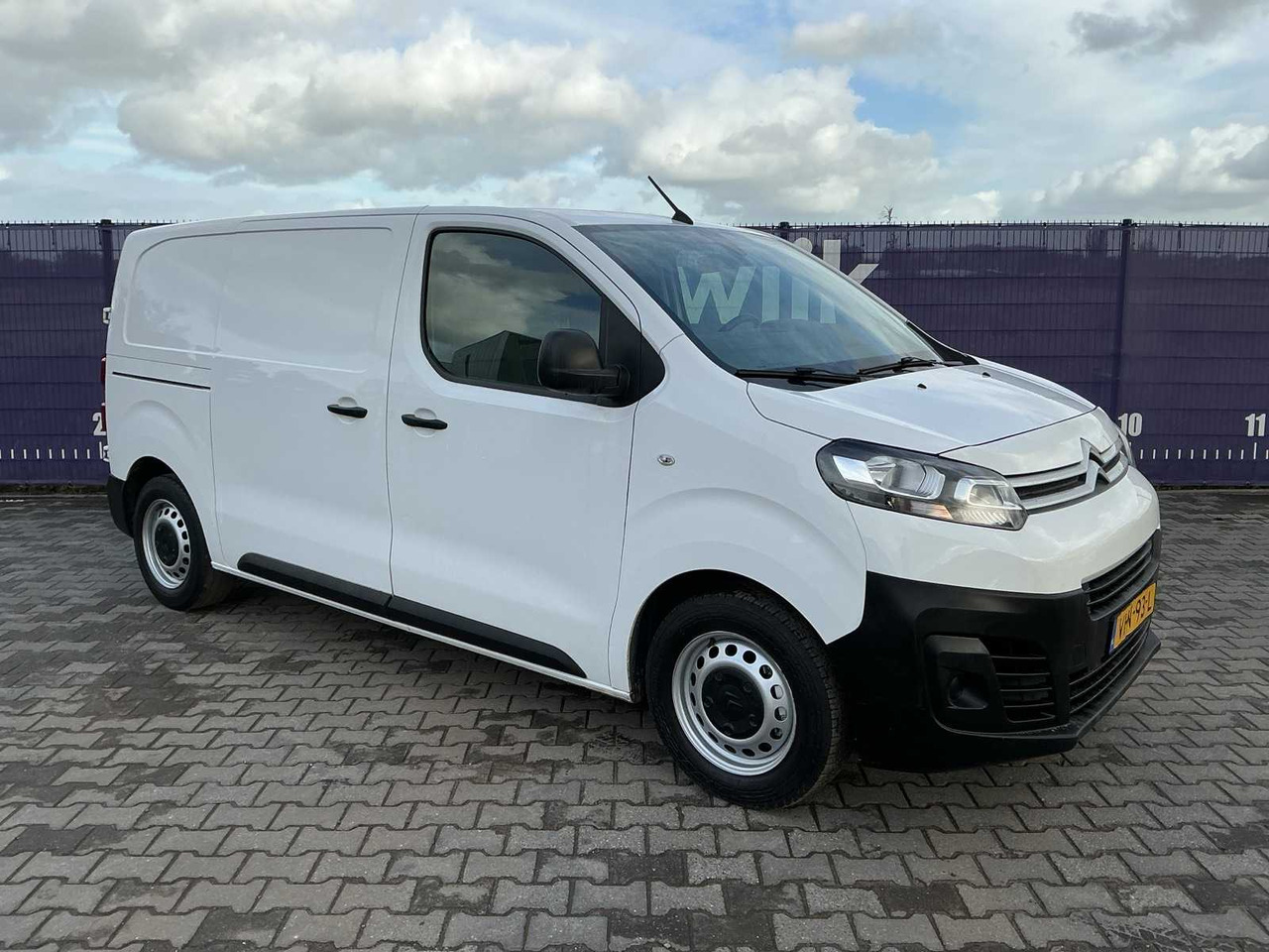 2020 - CITROEN - JUMPY - 1.5 BLUEHDI CLUB - COMMERCIAL VEHICLE - Dostavno vozilo: slika 2 2020 - CITROEN - JUMPY - 1.5 BLUEHDI CLUB - COMMERCIAL VEHICLE - Dostavno vozilo: slika 2