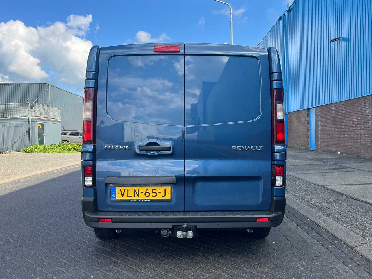 RENAULT TRAFIC 2.0 DCI 120 T29 L2H1 DOUBLE CABIN 6-PERS WORK EDITION | EURO 6 | VANS | VLN-65-J - Dostavno vozilo: slika 4 RENAULT TRAFIC 2.0 DCI 120 T29 L2H1 DOUBLE CABIN 6-PERS WORK EDITION | EURO 6 | VANS | VLN-65-J - Dostavno vozilo: slika 4