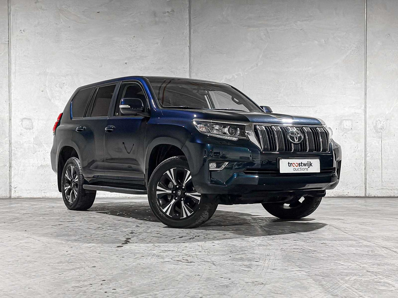 TOYOTA LAND CRUISER 2.8 D-4D-F CHALLENGER BLIND VAN 177HP 2020, VHH-33-H COMMERCIAL VEHICLE - Dostavno vozilo: slika 5 TOYOTA LAND CRUISER 2.8 D-4D-F CHALLENGER BLIND VAN 177HP 2020, VHH-33-H COMMERCIAL VEHICLE - Dostavno vozilo: slika 5