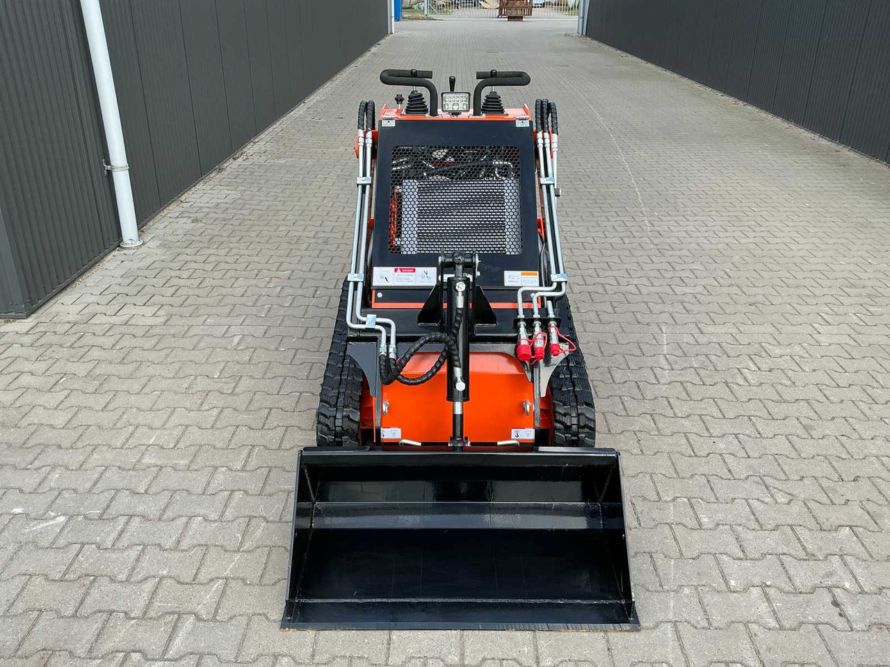 EGN EG36C - Mini utovarivač: slika 3 EGN EG36C - Mini utovarivač: slika 3