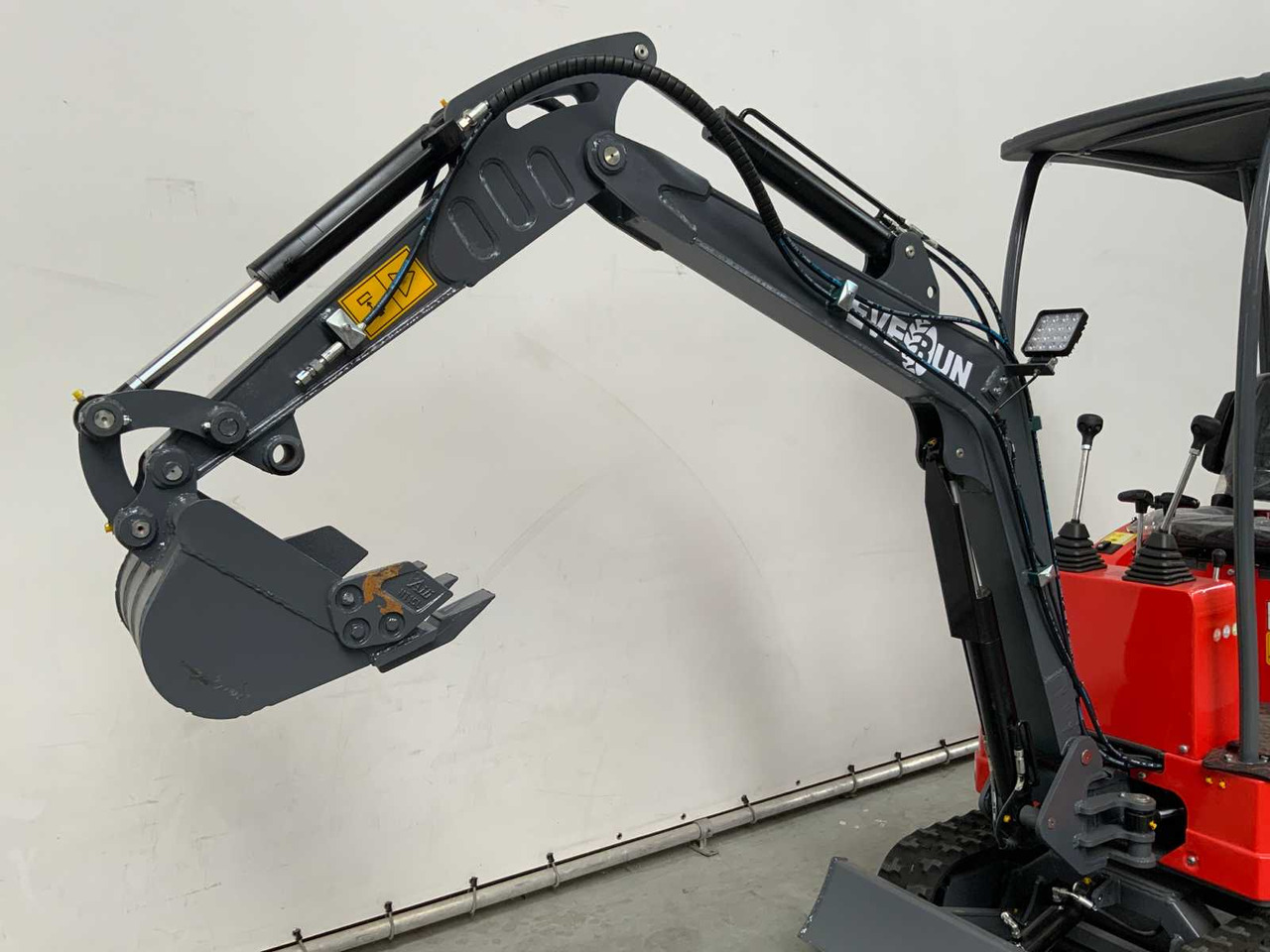EVERUN - 2025 - ERE10PRO - MINI EXCAVATOR - Mini bager: slika 3 EVERUN - 2025 - ERE10PRO - MINI EXCAVATOR - Mini bager: slika 3