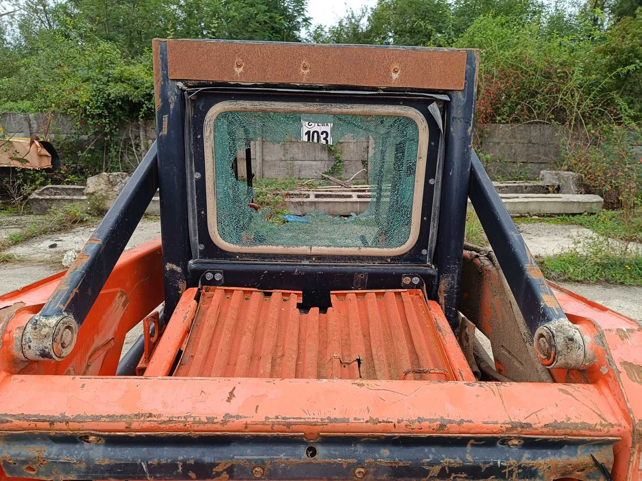 FIAT-HITACHI - SL45B - SKID STEER LOADER - 1998 - Kompaktni utovarivač guseničar: slika 2 FIAT-HITACHI - SL45B - SKID STEER LOADER - 1998 - Kompaktni utovarivač guseničar: slika 2