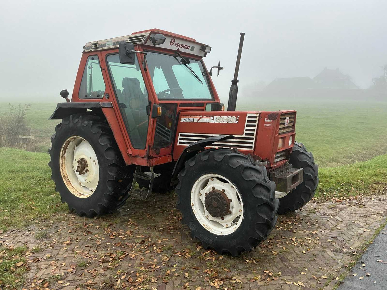 Fiat 1990 FIAT 70-90 DT ALL-WHEEL DRIVE FARM TRACTOR - Traktor: slika 3 Fiat 1990 FIAT 70-90 DT ALL-WHEEL DRIVE FARM TRACTOR - Traktor: slika 3