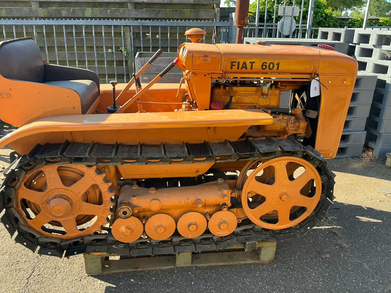 Fiat 601 - Traktor guseničar: slika 2 Fiat 601 - Traktor guseničar: slika 2