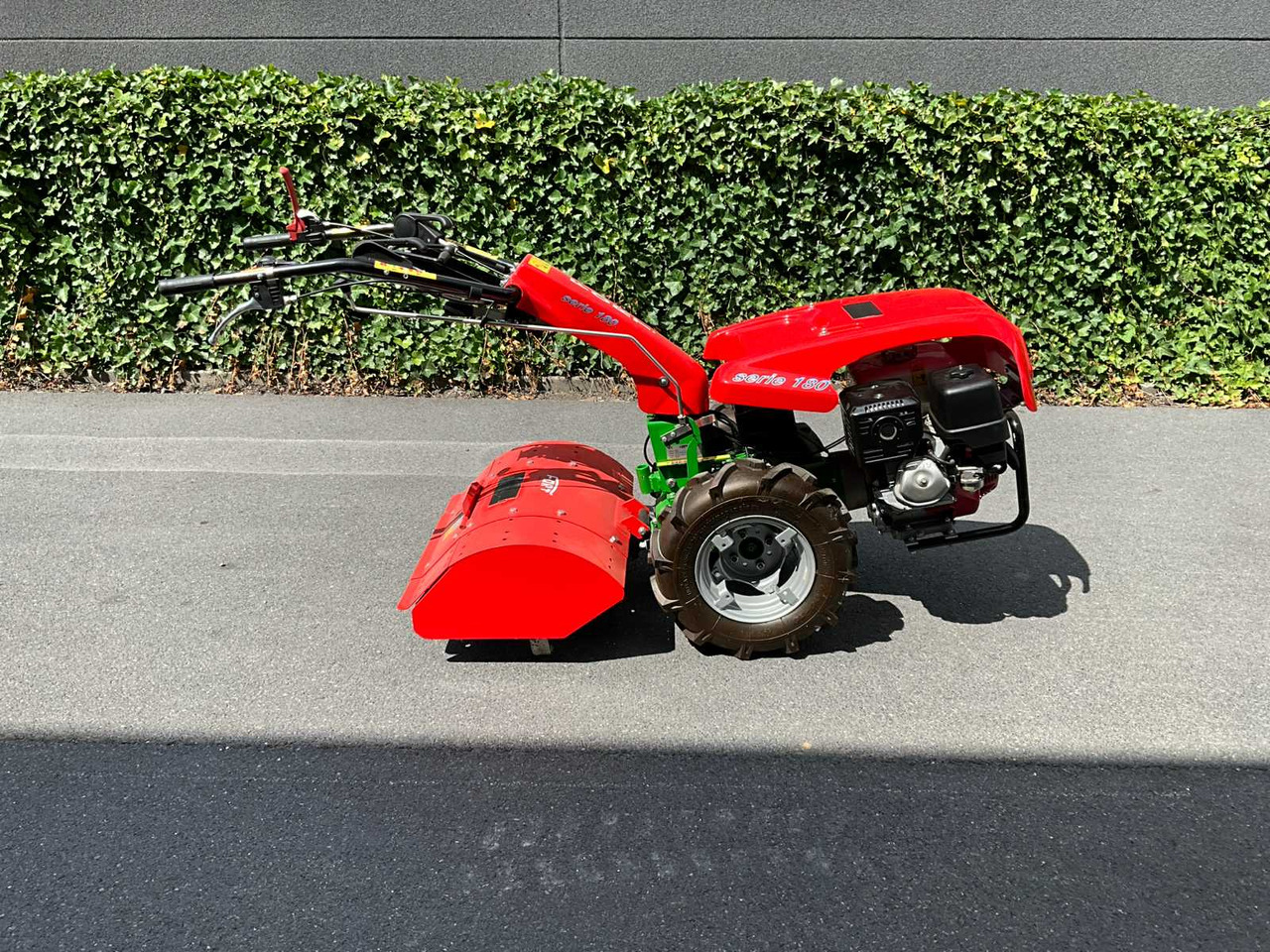 Fort MTC 180 - Komunalni traktor: slika 4 Fort MTC 180 - Komunalni traktor: slika 4