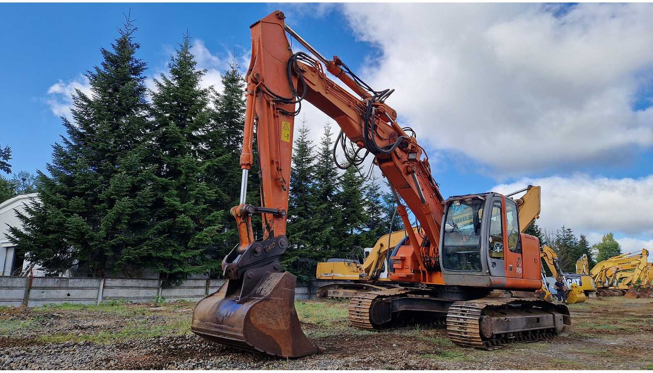 HITACHI ZX225USLC - Bager guseničar: slika 2 HITACHI ZX225USLC - Bager guseničar: slika 2