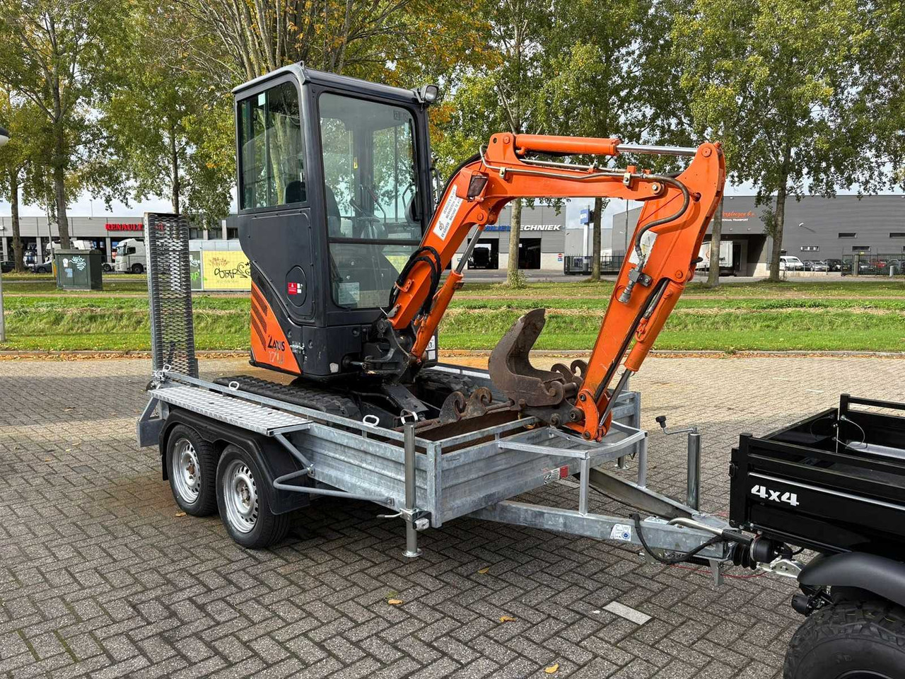 Hitachi HITACHI - ZX17U-2 - MINI EXCAVATOR INCL. ADHERENT - Mini bager: slika 1 Hitachi HITACHI - ZX17U-2 - MINI EXCAVATOR INCL. ADHERENT - Mini bager: slika 1