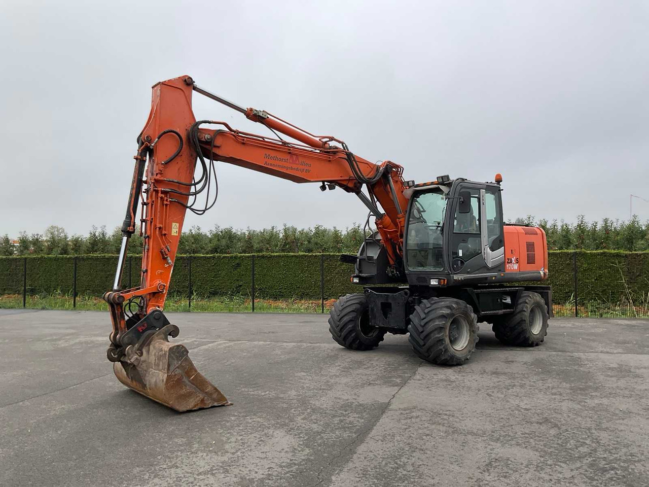 Hitachi ZX-170W-3 - Bager točkaš: slika 2 Hitachi ZX-170W-3 - Bager točkaš: slika 2