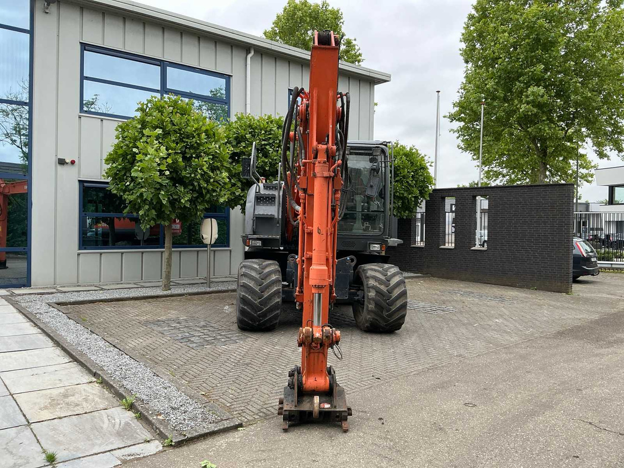 Hitachi ZX140W-3 - Bager točkaš: slika 2 Hitachi ZX140W-3 - Bager točkaš: slika 2