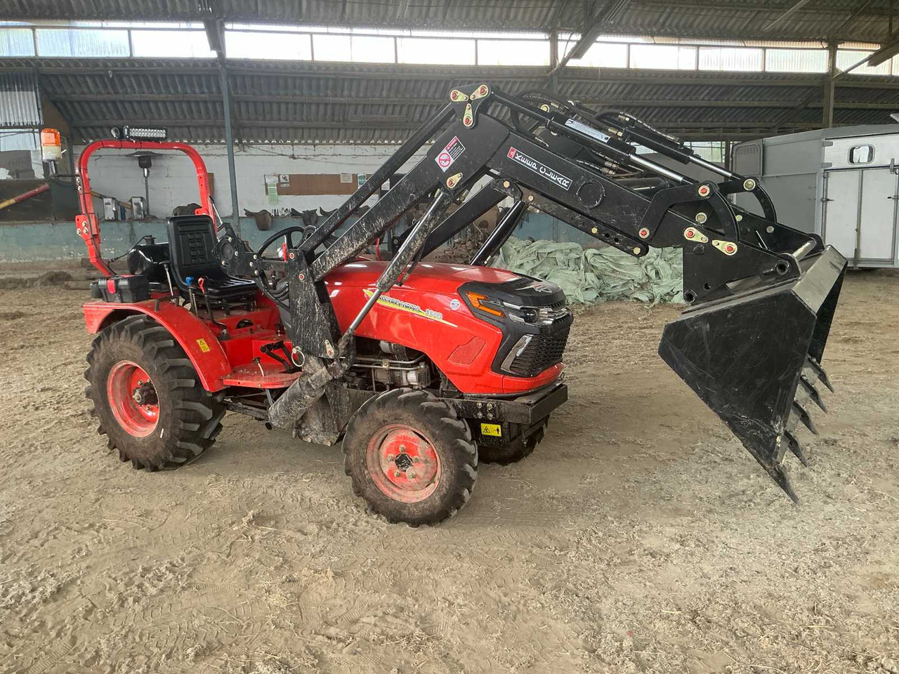 Hobbytractor 350D - Mali traktor: slika 1 Hobbytractor 350D - Mali traktor: slika 1