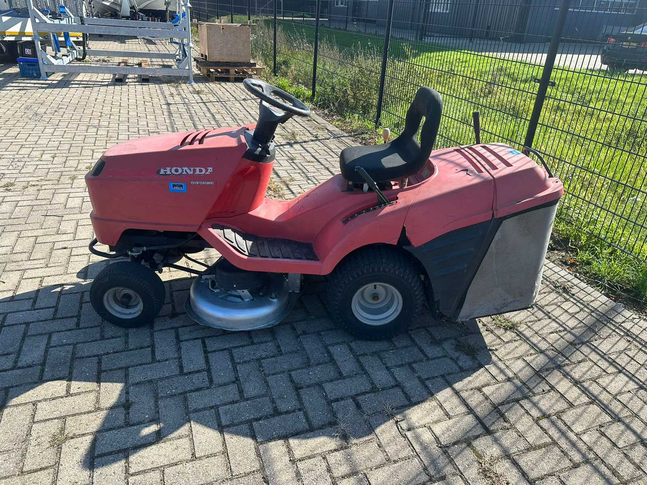 Honda - Baštenska kosačica: slika 4 Honda - Baštenska kosačica: slika 4