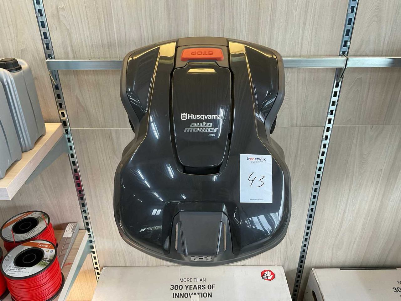 Husqvarna Automower 305 - Baštenska kosačica: slika 1 Husqvarna Automower 305 - Baštenska kosačica: slika 1