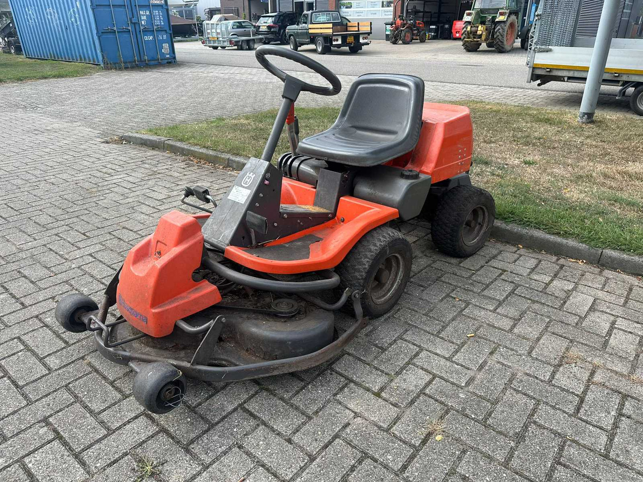 Husqvarna rider - Baštenska kosačica: slika 1 Husqvarna rider - Baštenska kosačica: slika 1