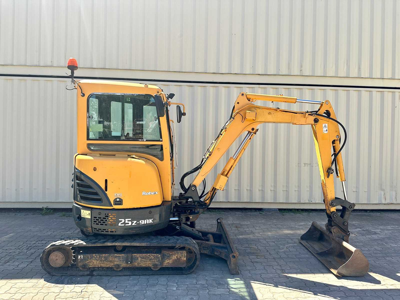 Hyundai Robex25Z-9AK - Mini bager: slika 2 Hyundai Robex25Z-9AK - Mini bager: slika 2