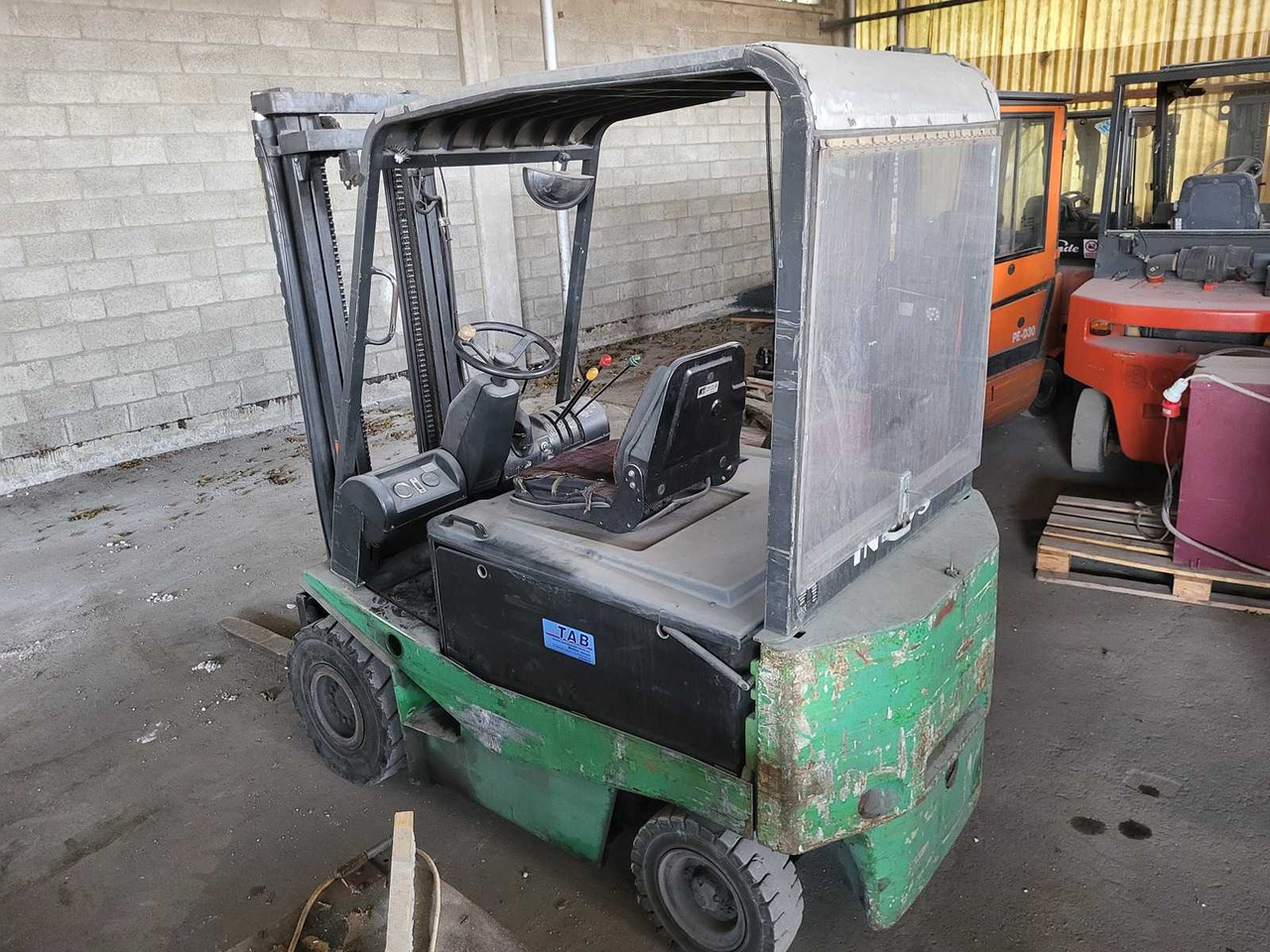 INDOS - E25 SX3.3P - FORKLIFT TRUCKS - 1999 - Viljuškar: slika 2 INDOS - E25 SX3.3P - FORKLIFT TRUCKS - 1999 - Viljuškar: slika 2