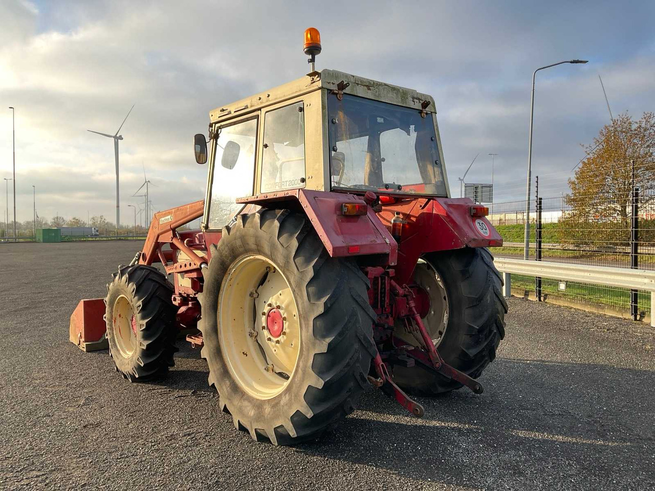 INTERNATIONAL 844AS ALL-WHEEL DRIVE AGRICULTURAL TRACTOR - Traktor: slika 4 INTERNATIONAL 844AS ALL-WHEEL DRIVE AGRICULTURAL TRACTOR - Traktor: slika 4