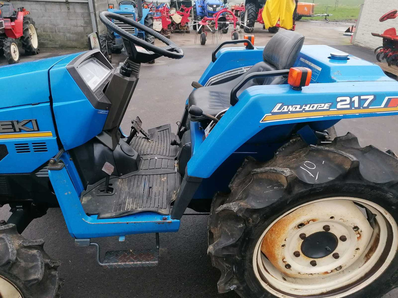 Iseki TU217F - Mali traktor: slika 5 Iseki TU217F - Mali traktor: slika 5