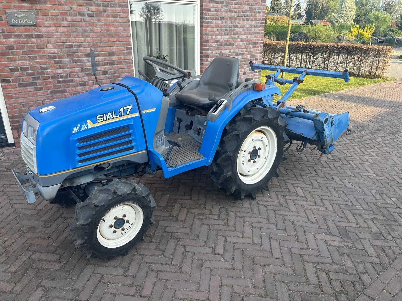 Iseki Trekker - Mali traktor: slika 1 Iseki Trekker - Mali traktor: slika 1