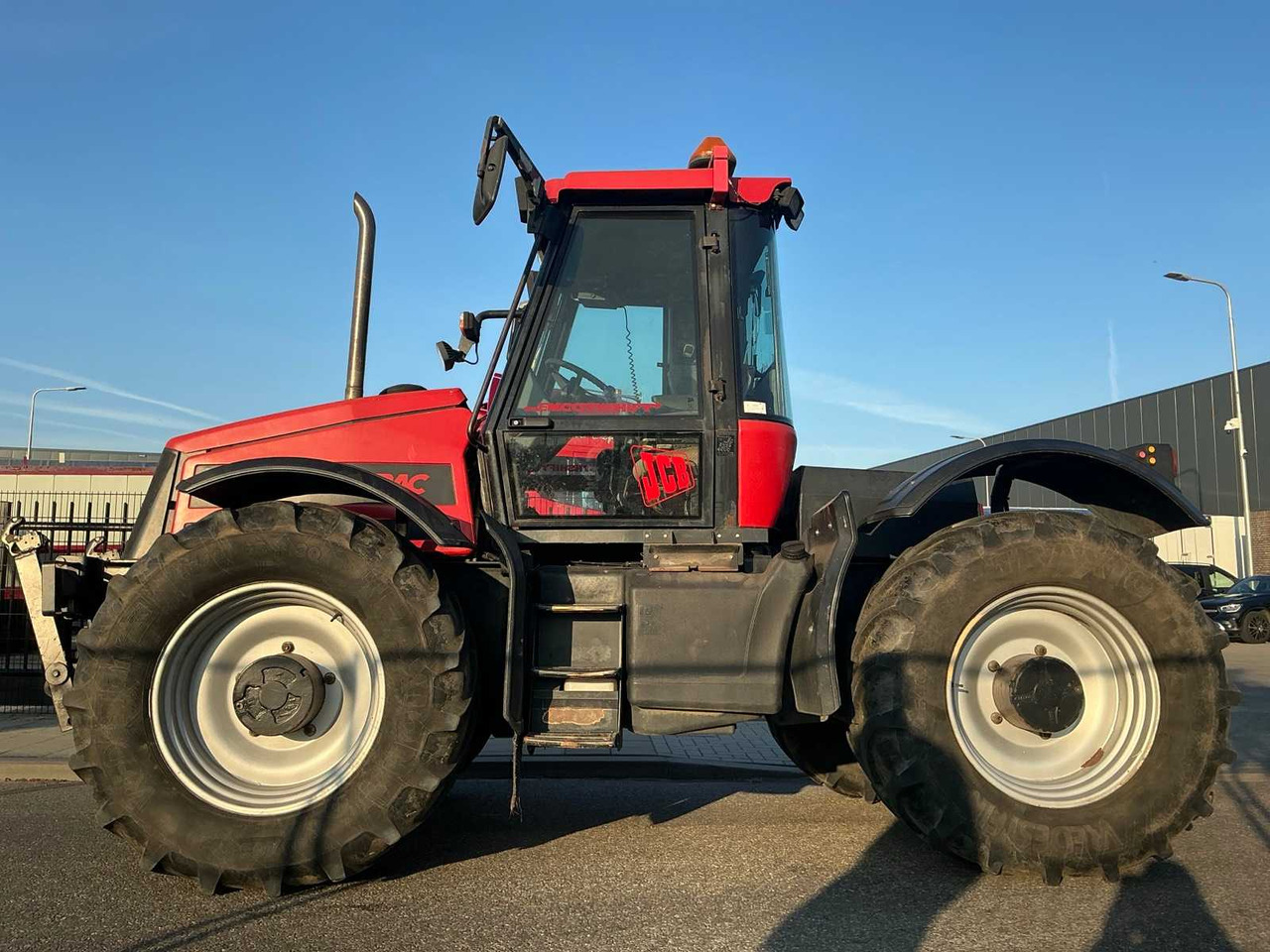 JCB Fastrac 2135 4WS - Traktor: slika 2 JCB Fastrac 2135 4WS - Traktor: slika 2
