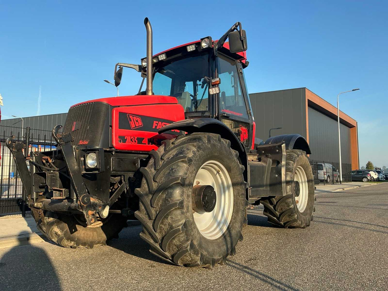 JCB Fastrac 2135 4WS - Traktor: slika 1 JCB Fastrac 2135 4WS - Traktor: slika 1