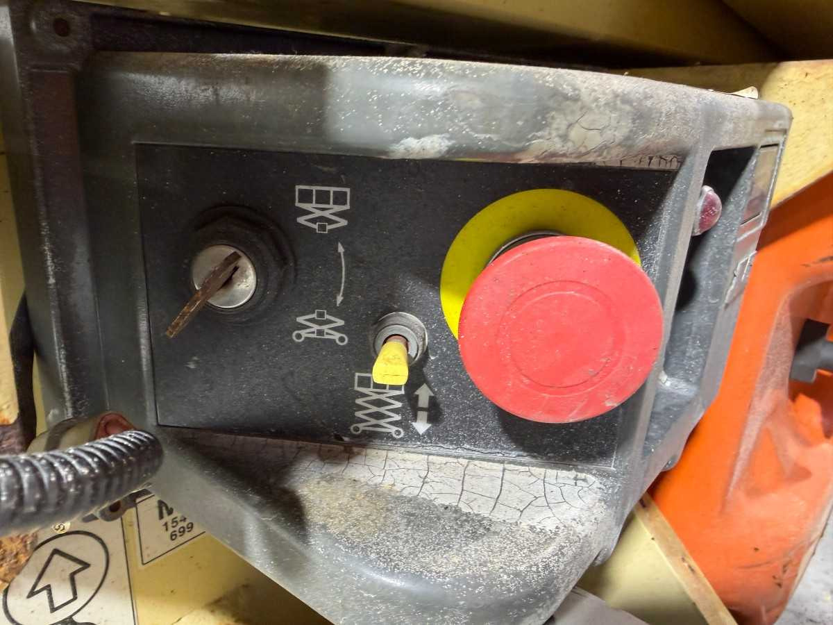 Vazdušna platforma JLG - 2013 - 1930ES - AERIAL PLATFORM: slika 10