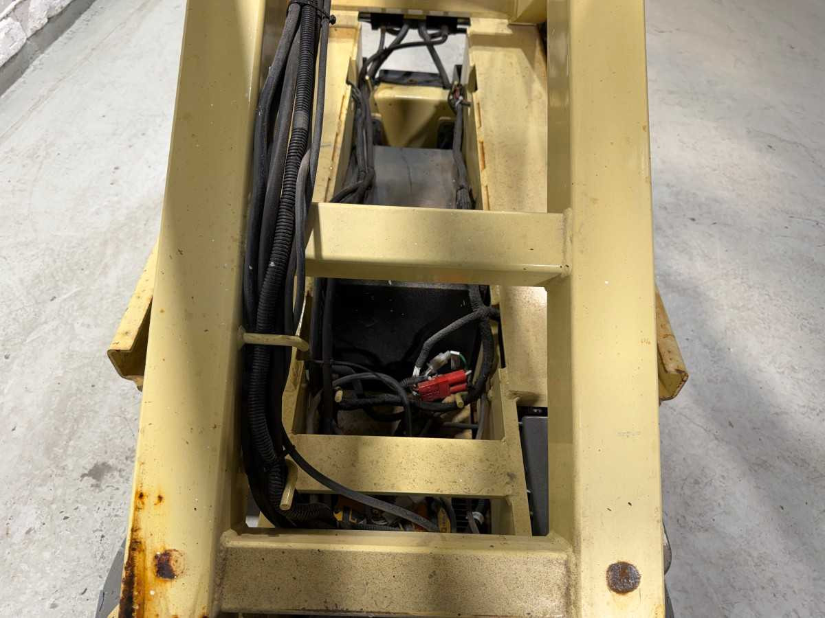 Vazdušna platforma JLG - 2013 - 1930ES - AERIAL PLATFORM: slika 23