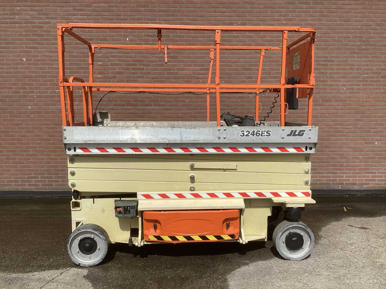 JLG 3246ES - Vazdušna platforma: slika 1 JLG 3246ES - Vazdušna platforma: slika 1